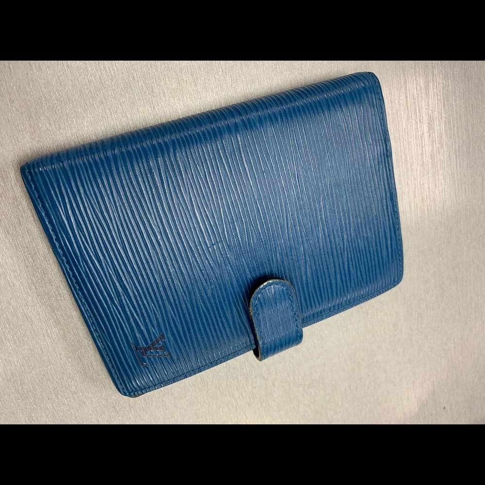 Louis Vuitton Epi Agenda Wallet
